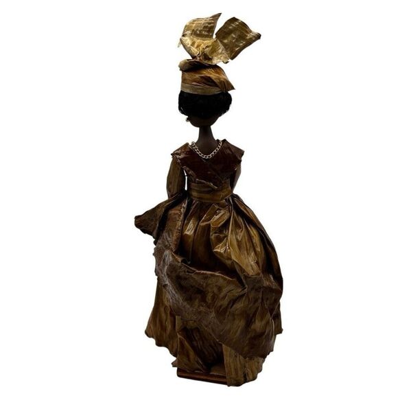 African folk Art Doll Made out of Banana Leaves Signed - Picture 5 of 11